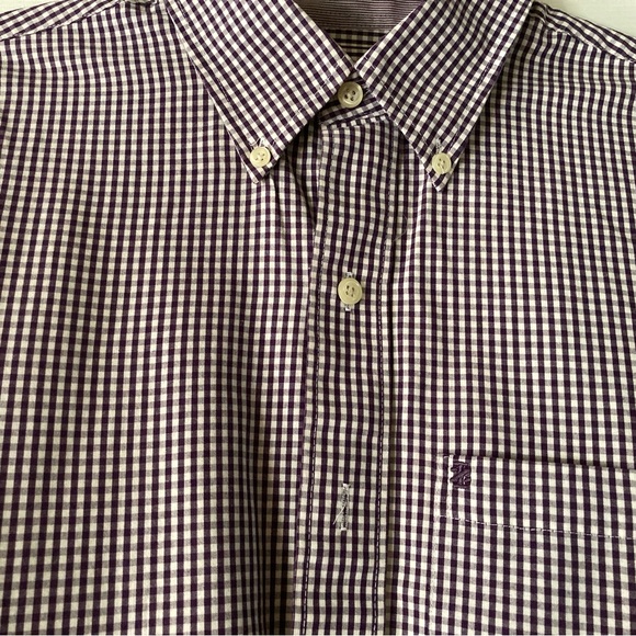 IZOD Button Down Casual/Dress Shirt Contrasting Cuffs. - Picture 2 of 5